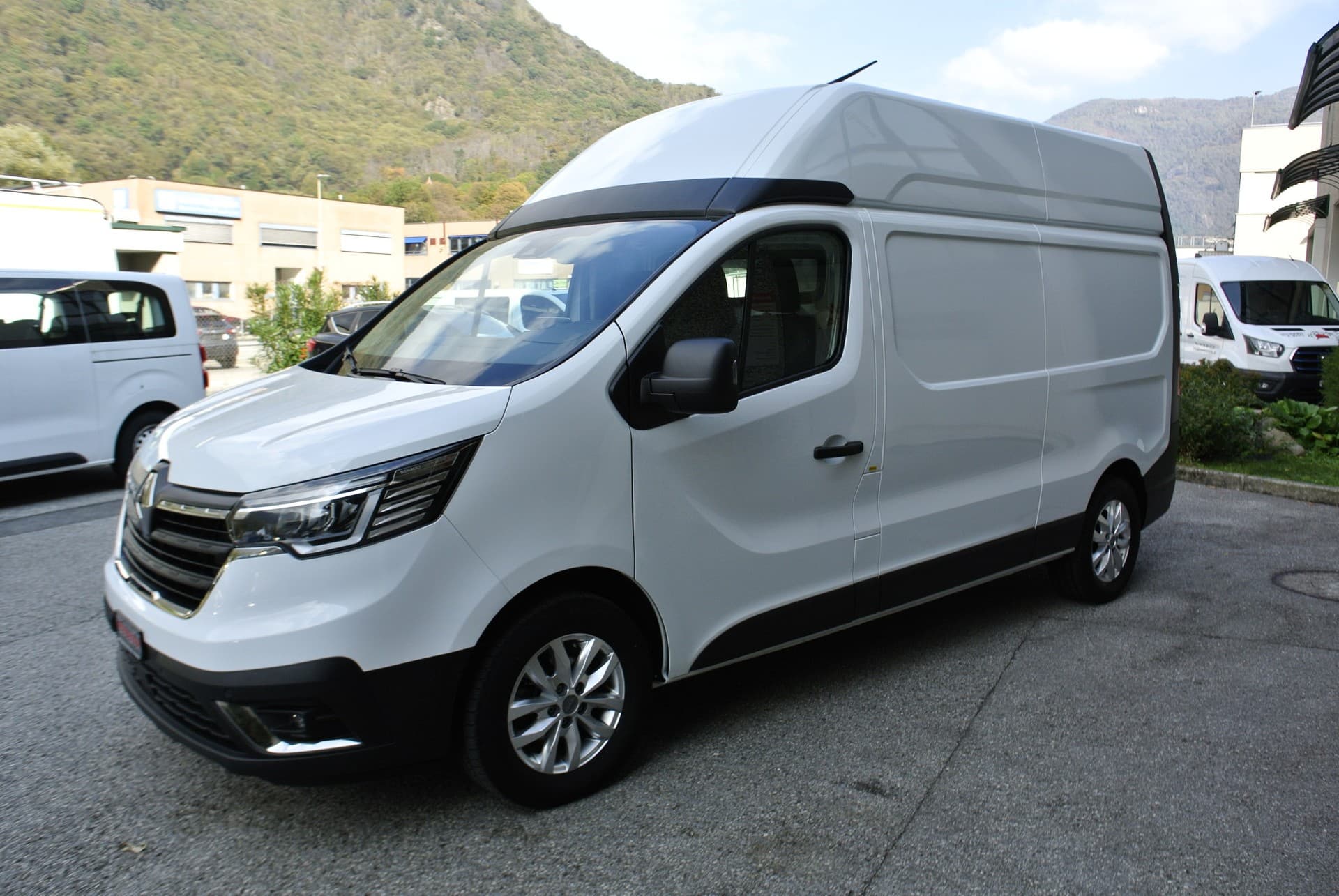 RENAULT Trafic 2.0