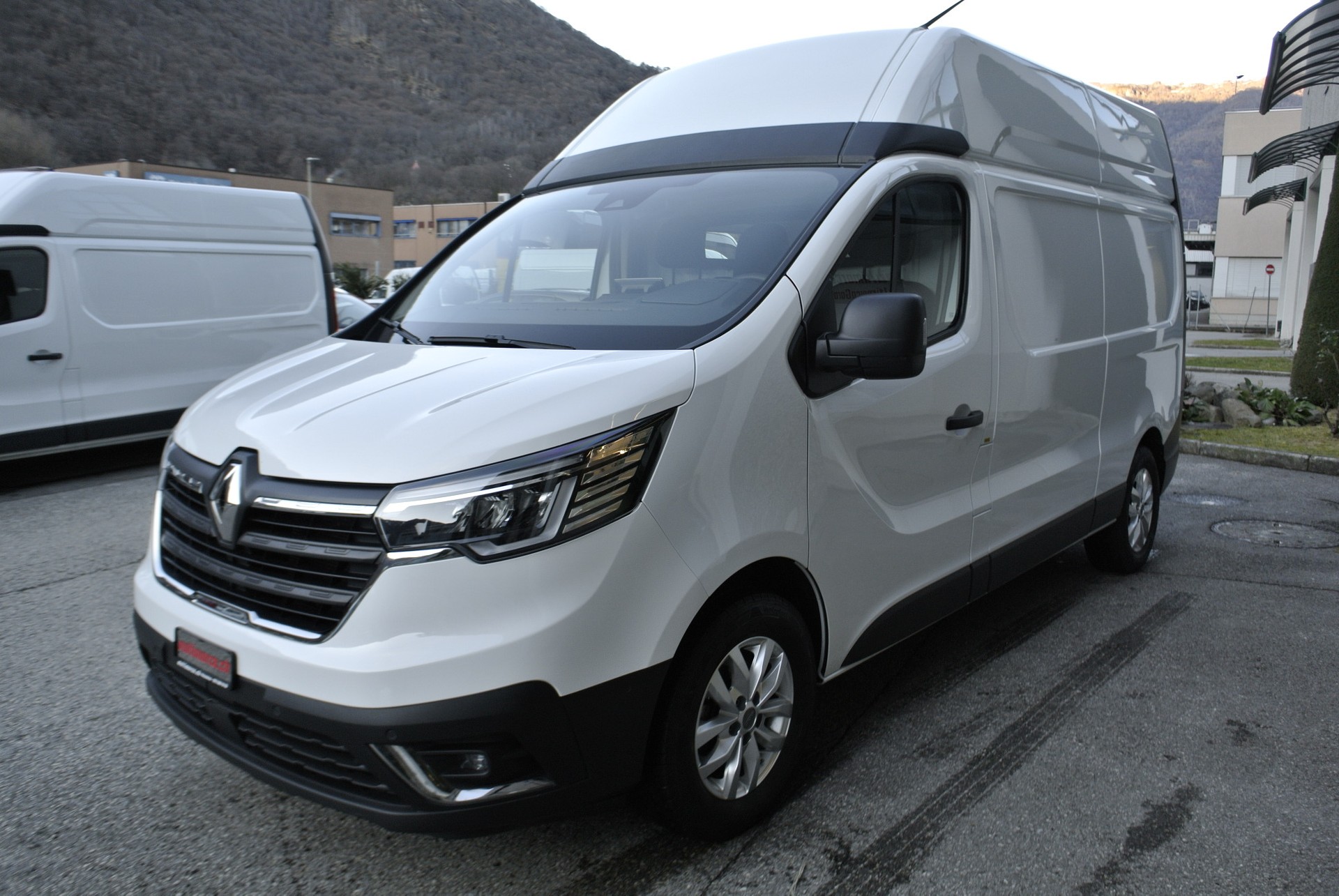 RENAULT TRAFIC