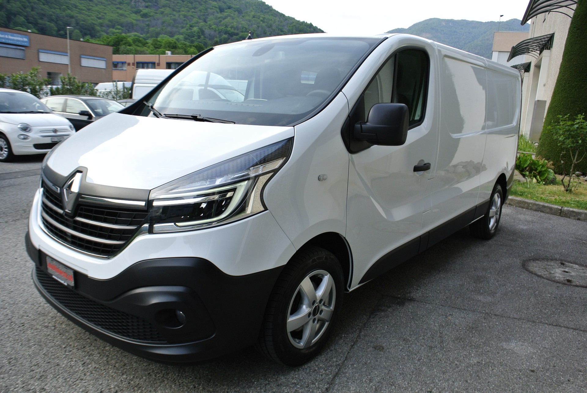 RENAULT TRAFIC
