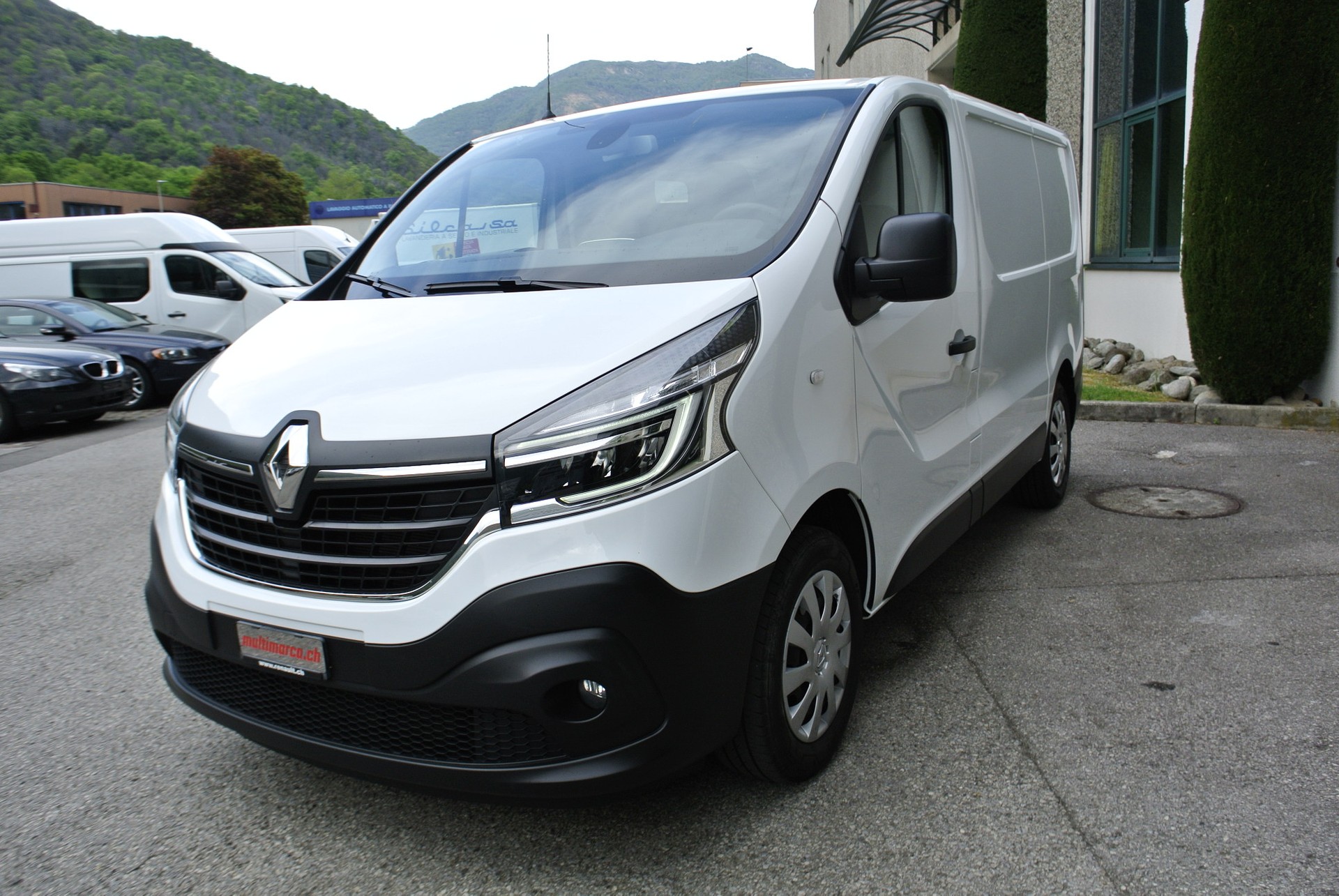 RENAULT TRAFIC